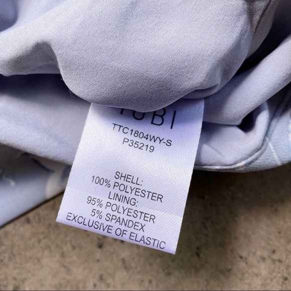 Tobi New With Tags Floral Short Sleeve Wrap Crop Top - Picture 3 of 9